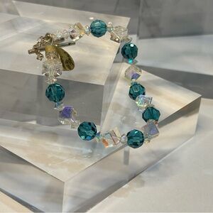 NWT Handmade Bracelet With Swarovski Crystals Toggle Clasp (Indicolite AB)